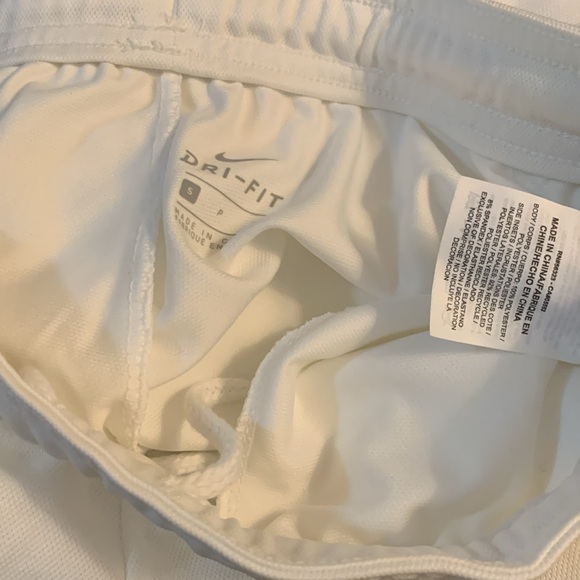 Classic White Women’s Joggers
Dri-Fit/ string at waist/ 2 open side pockets - Picture 7 of 8